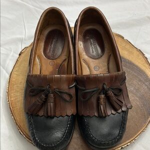 Johnston & Murphy Classic Brown and Black Leather Tassel Loafers, Sz 8.5 M